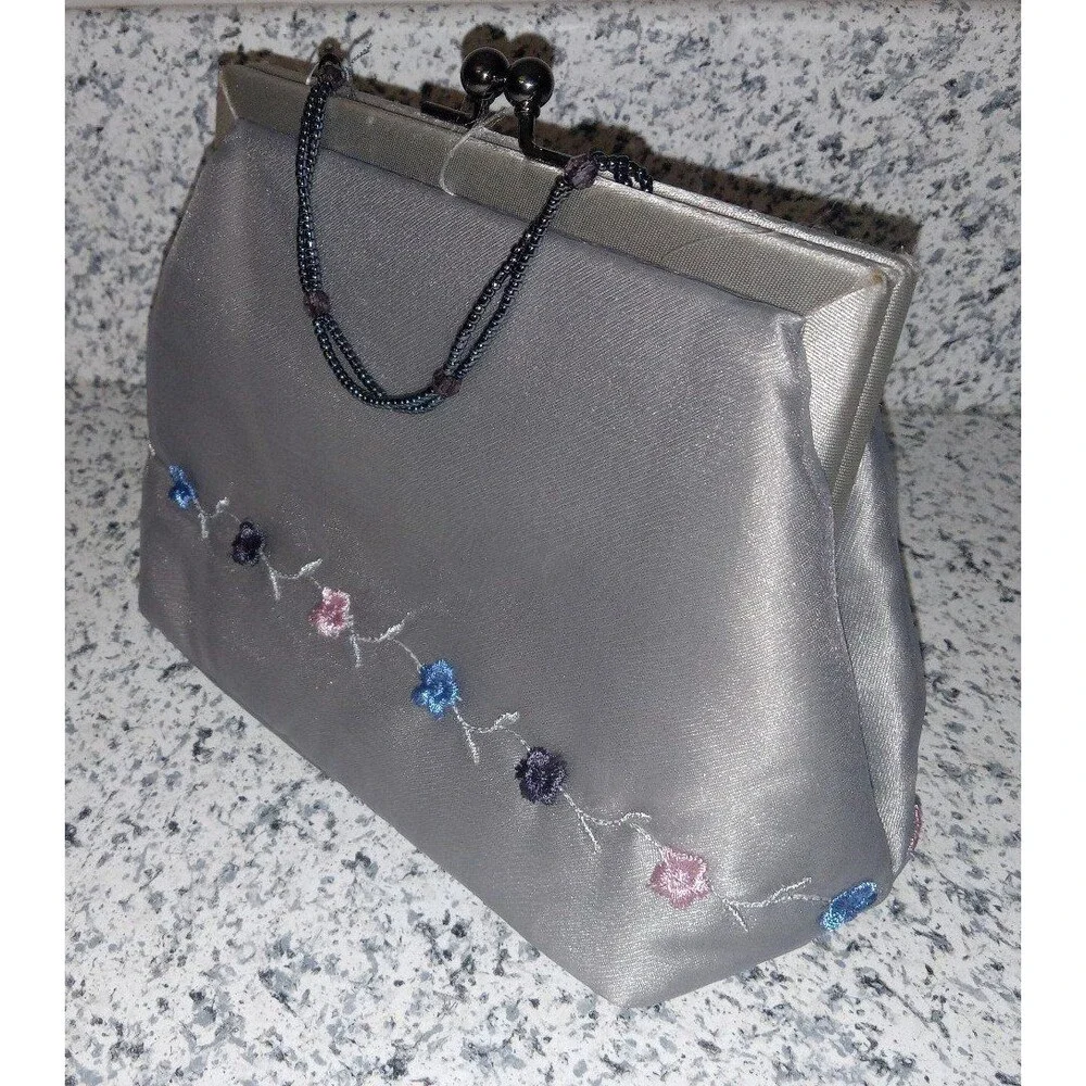 Clutch charter club classics silver sequine purse